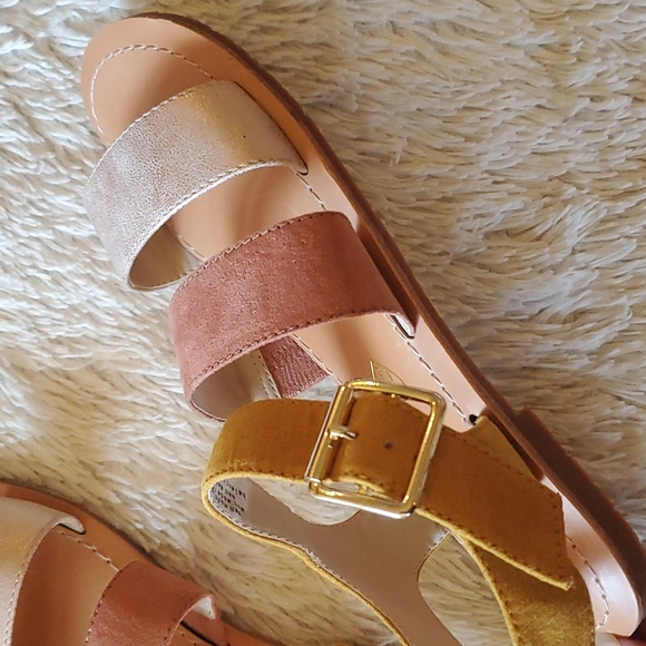 Women's Vegan Born in California Sandals, size 8 - Picture 3 of 7